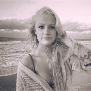 河南老头勃起Gay自慰
